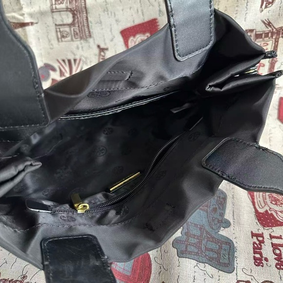 Tory Burch Women's Shoulder Bag - Picture 3 of 6